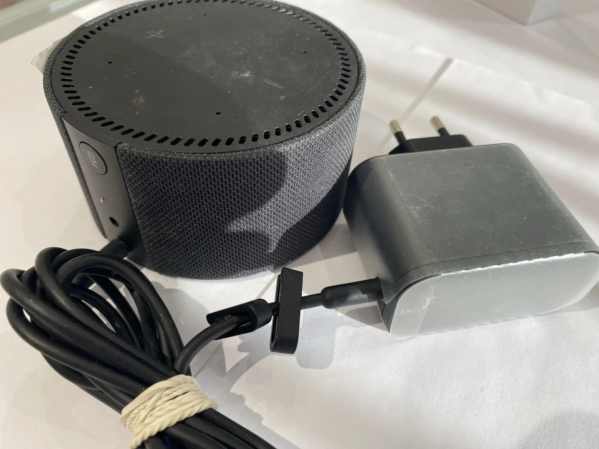 Умная колонка Яндекс Станция Мини с Алисой YNDX-00020, чёрная