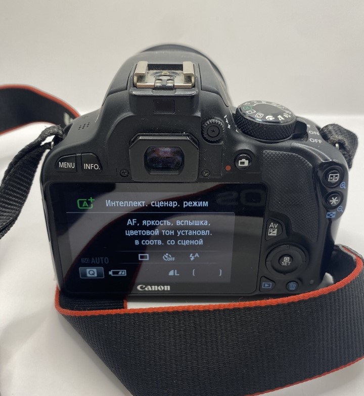 Фотоаппарат Canon EOS 100D с объективом EFS 18-200mm, чёрный