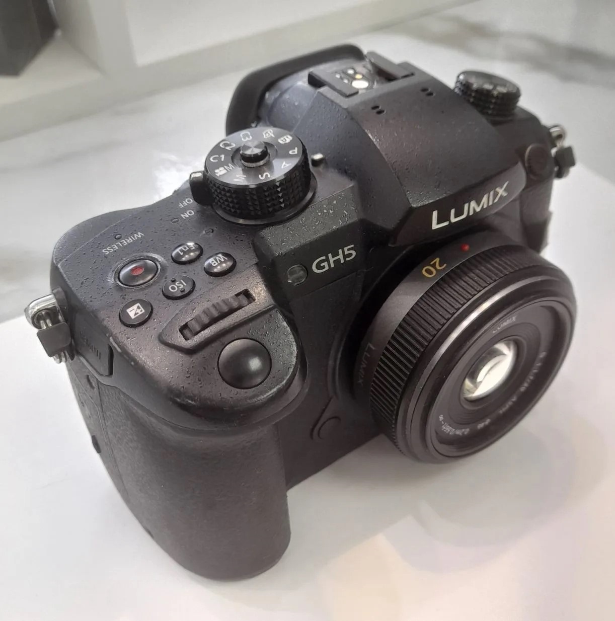 Фотоаппарат Panasonic LUMIX GH5 DC-GH5, чёрный-1