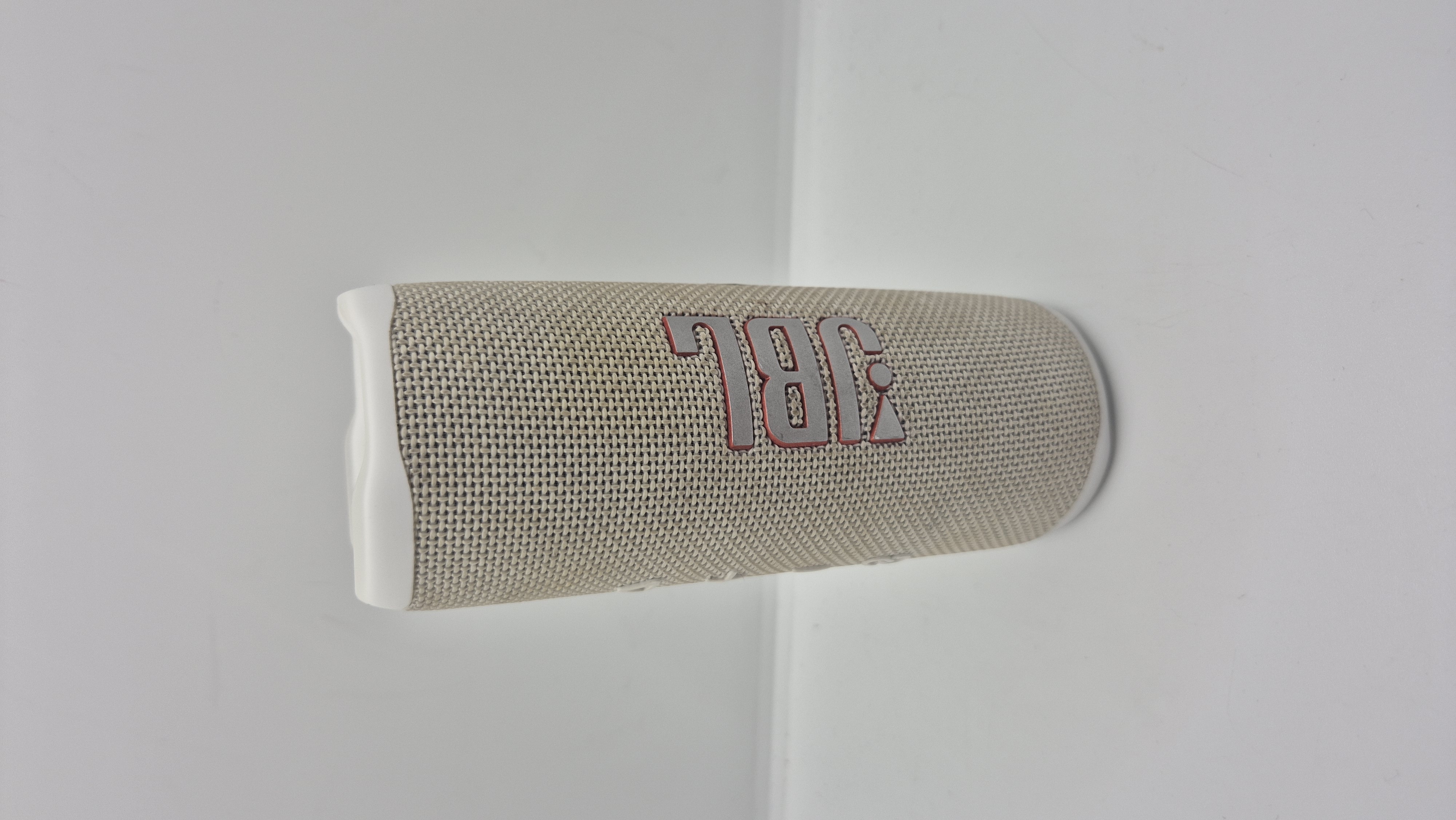 Беспроводные наушники JBL Flip 6, белый-1