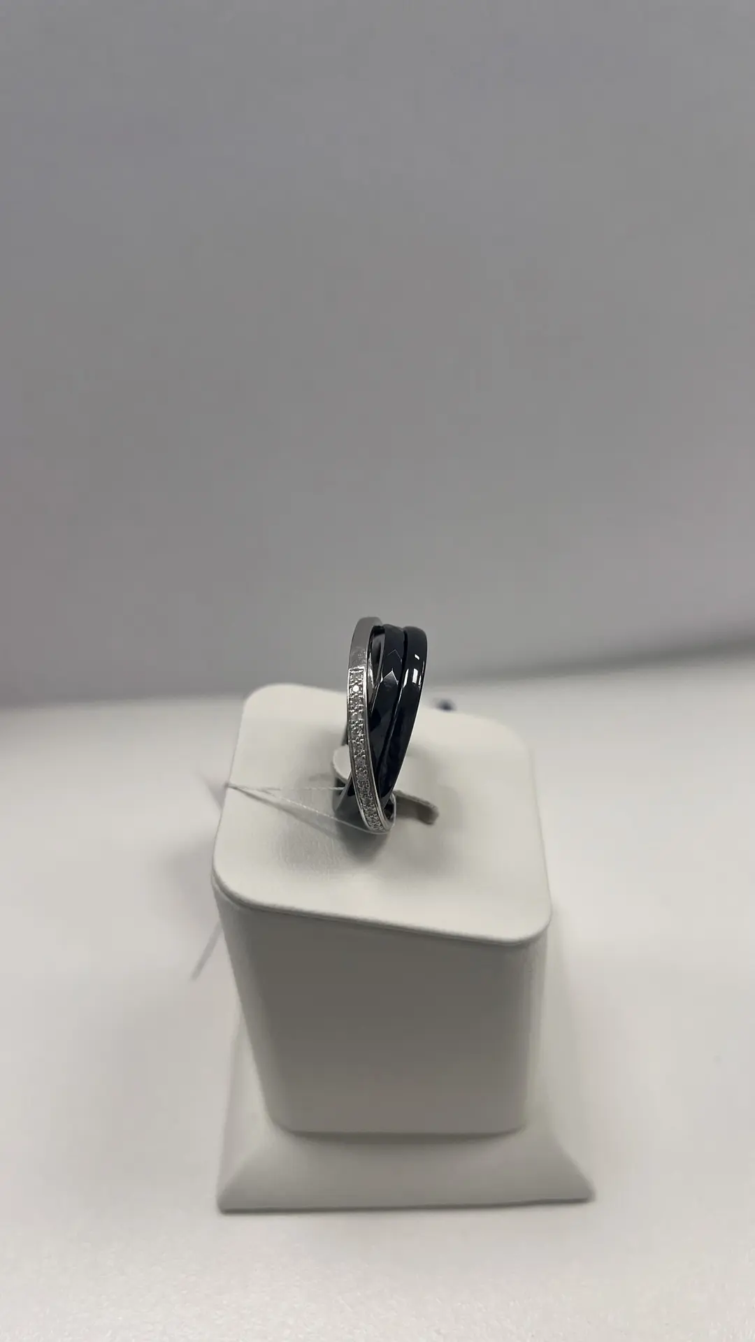 Кольцо с бриллиантами, золото 750 пробы, 7, 84 гр