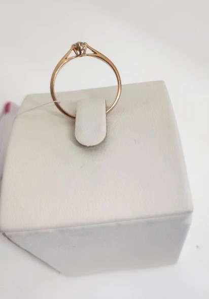 Кольцо с фианитом и бриллиантом, золото 585 пробы, 1, 13 гр