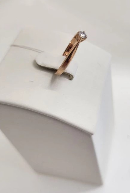 Кольцо с фианитом и бриллиантом, золото 585 пробы, 1, 13 гр