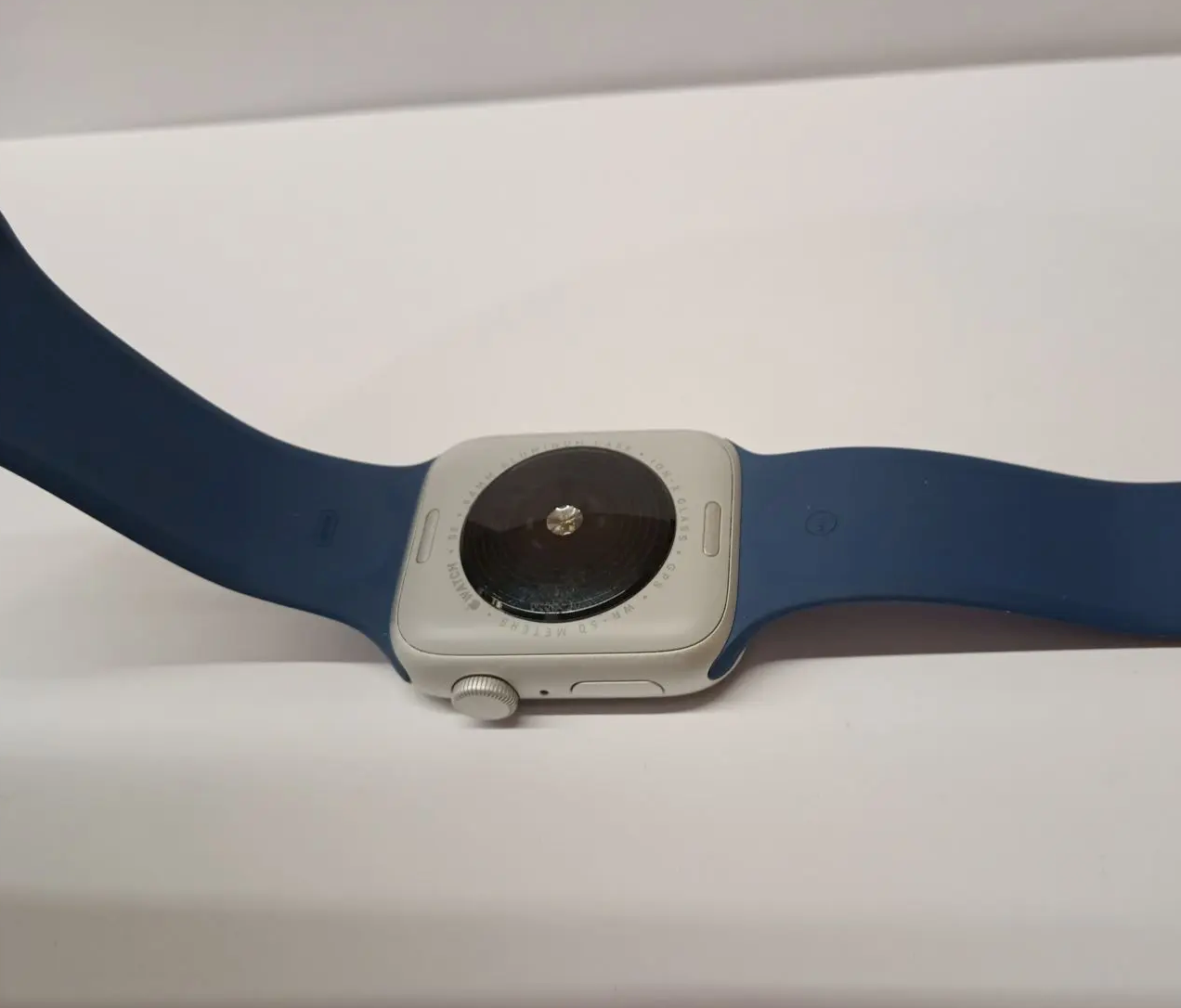 Смарт-часы Apple Watch SE 2nd 44 mm, серебристый