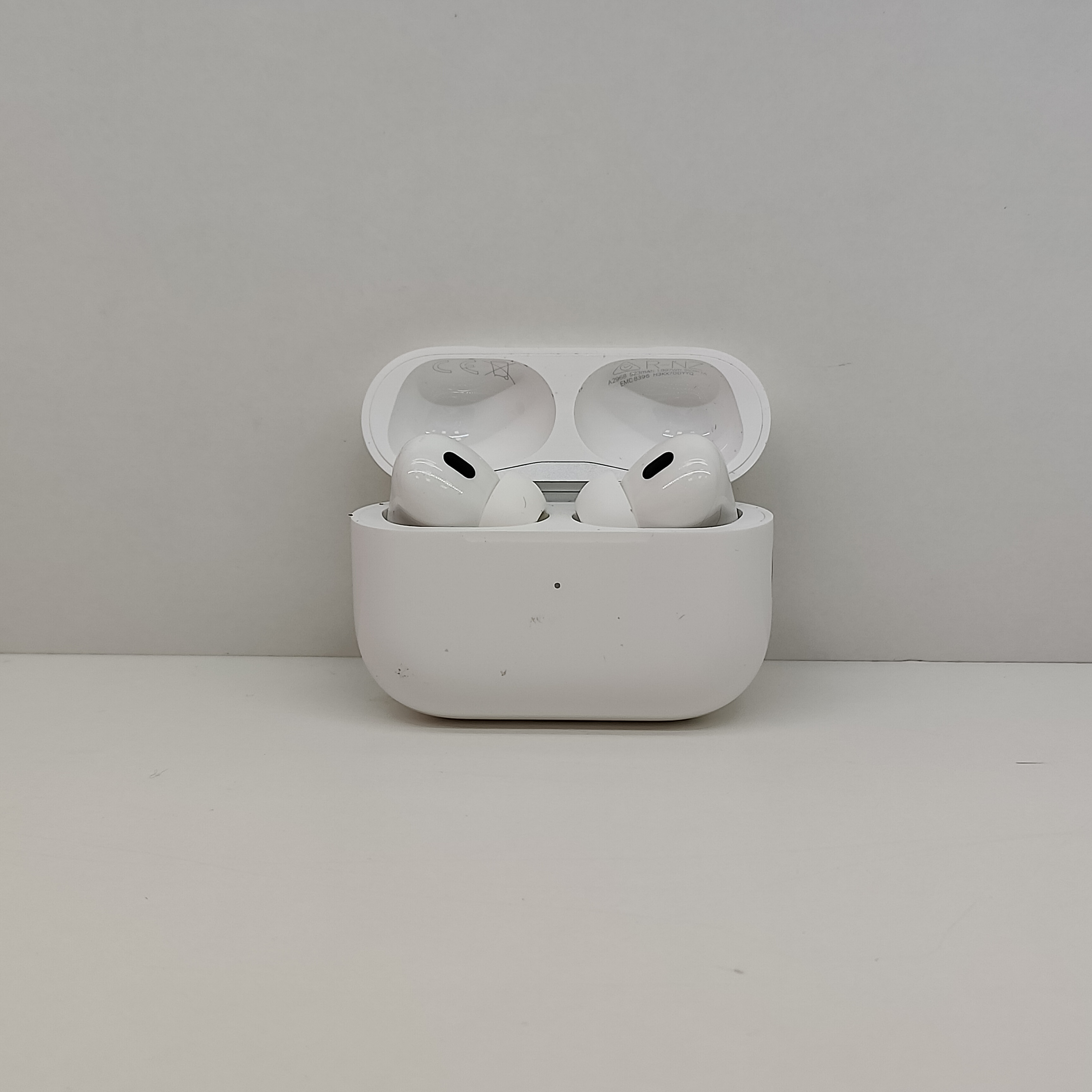 Беспроводные наушники Apple AirPods Pro 2nd A3047, белые