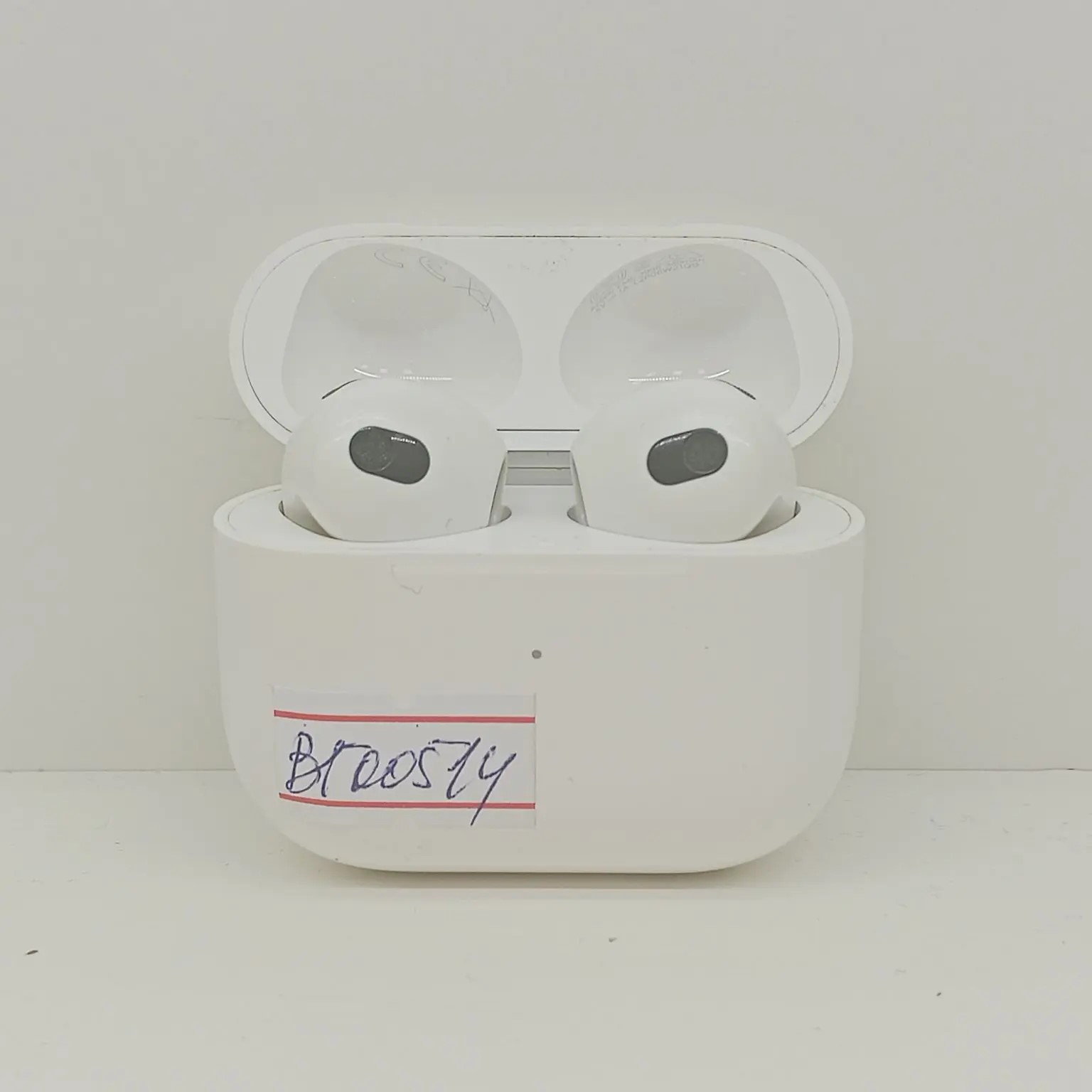 Беспроводные наушники Apple AirPods 3 A2564, белые-1