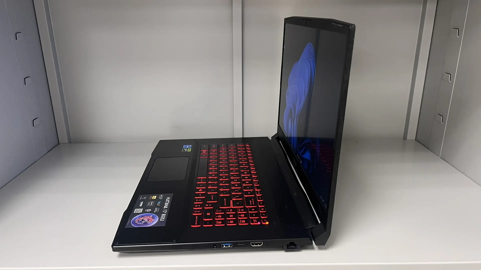 Ноутбук MSI Katana 17 B12UCR-821XRU, 17.3", Intel Core i5-12450H, 16 ГБ ОЗУ, 512 ГБ SSD, чёрный