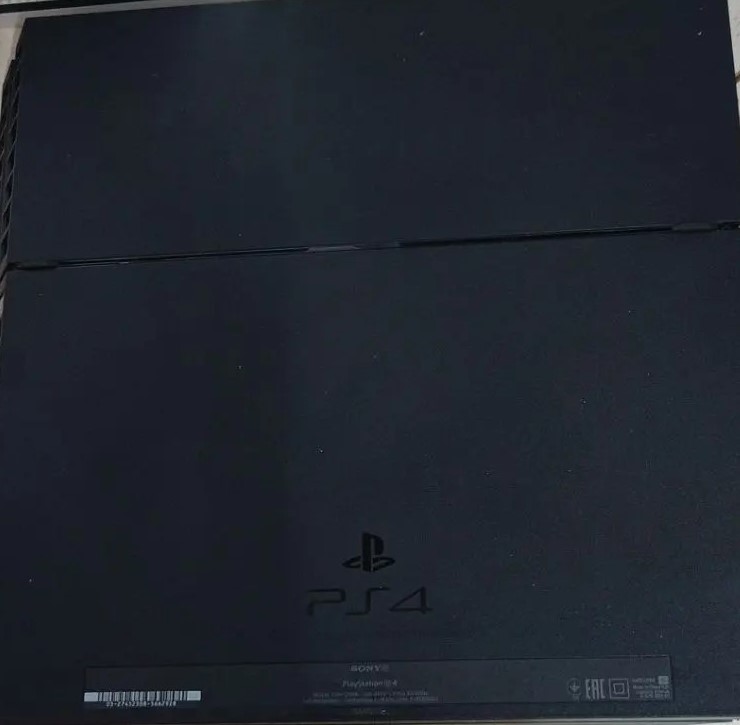 Игровая приставка Sony PlayStation 4 CUH-1208B 500 ГБ, чёрная