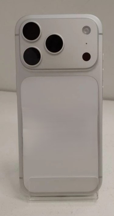 Смартфон Apple iPhone 17 Pro 12 ГБ\256 ГБ, серебристый