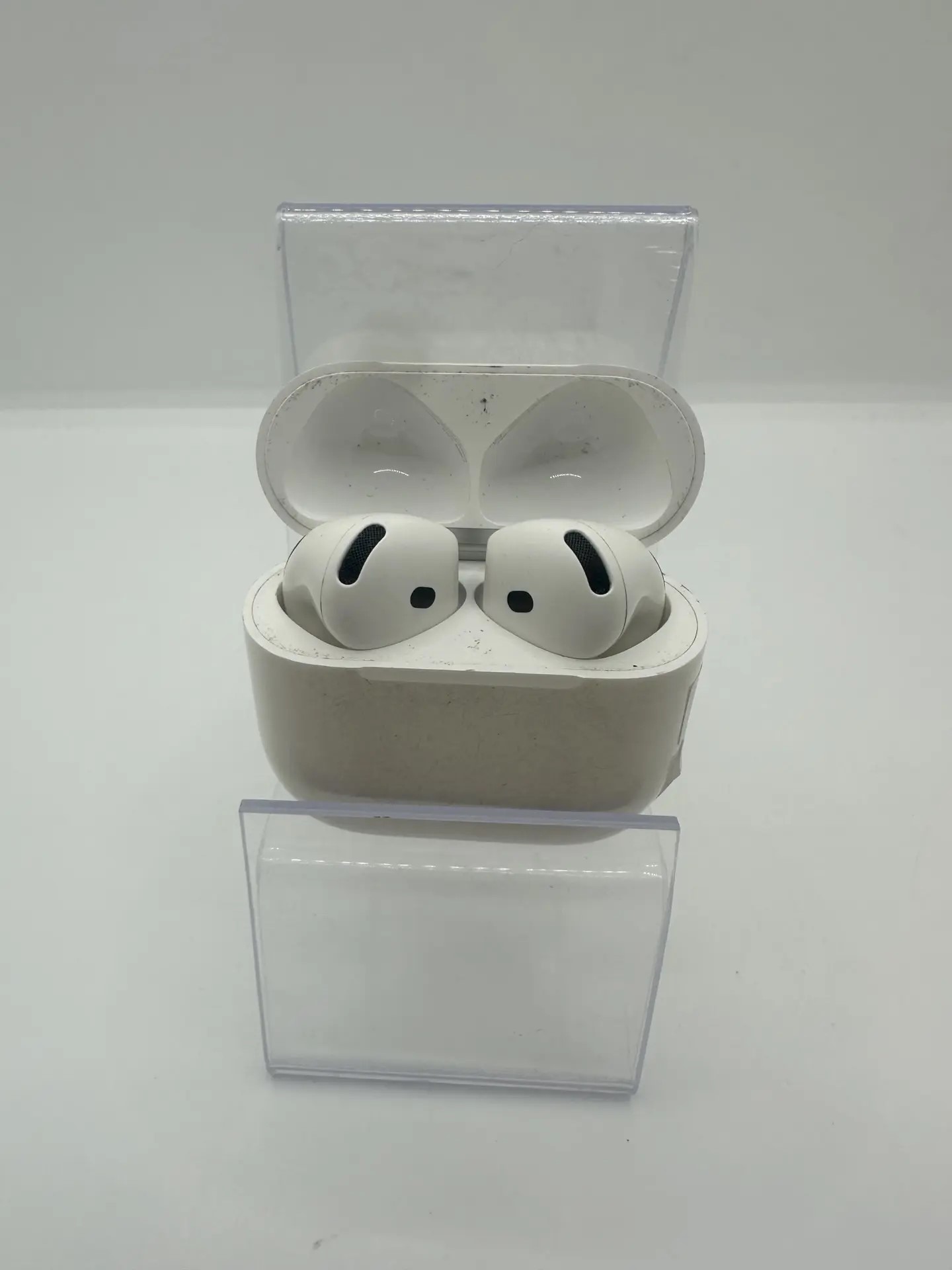Беспроводные наушники Apple AirPods 4 (ANC) A3056, белые-1