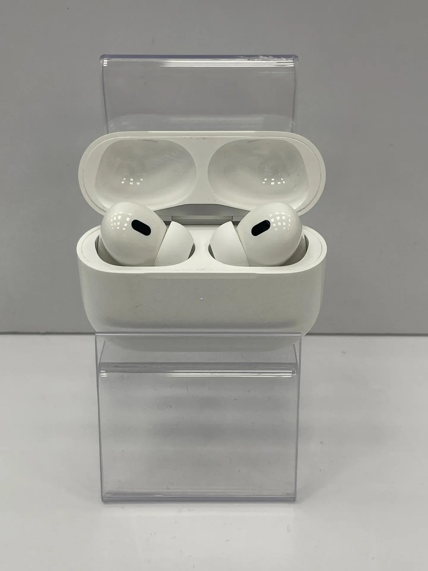 Беспроводные наушники Apple AirPods Pro 2nd, белые