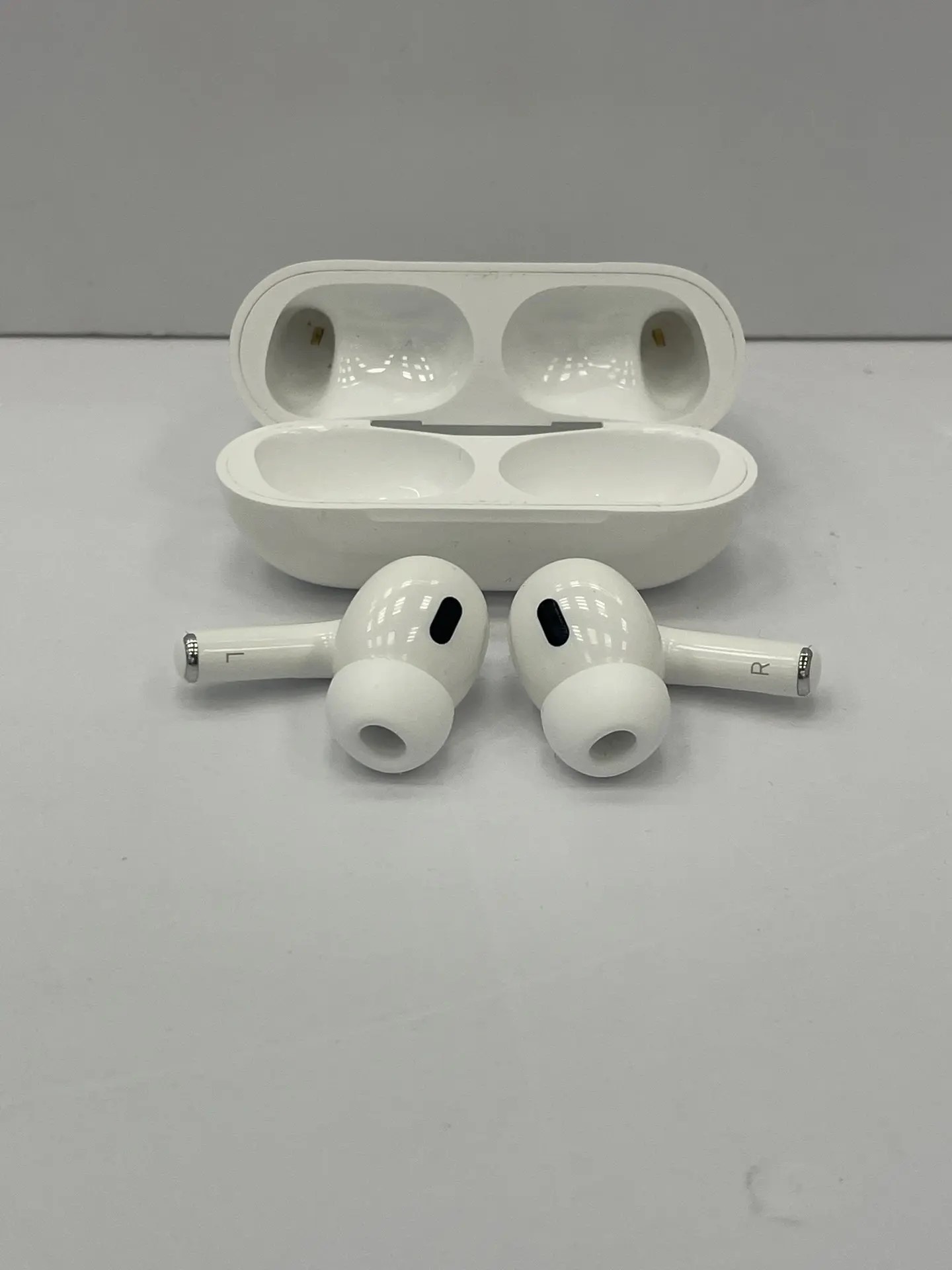 Беспроводные наушники Apple AirPods Pro 2nd, белые