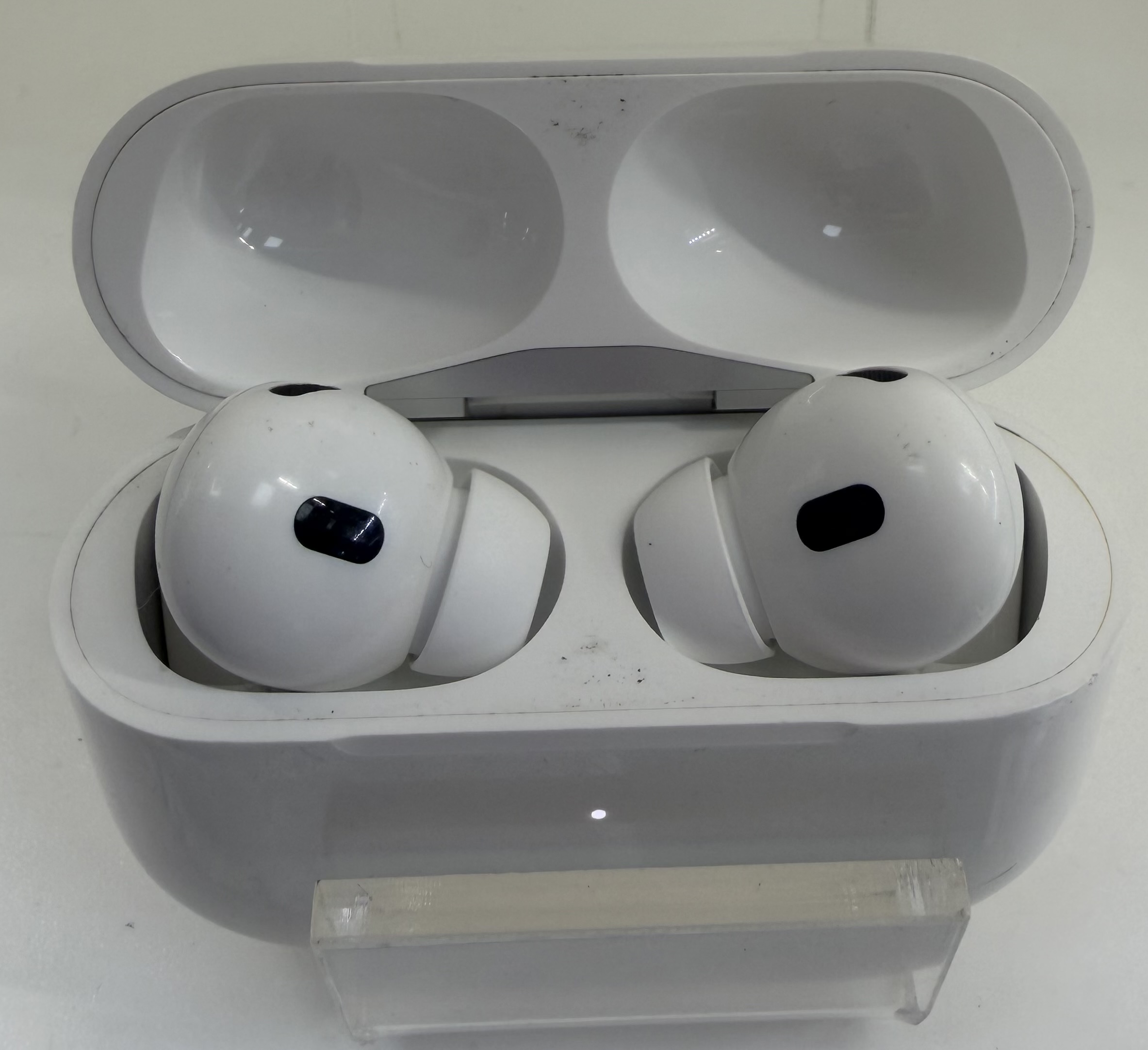 Беспроводные наушники Apple AirPods Pro 2nd A3048, белые-1