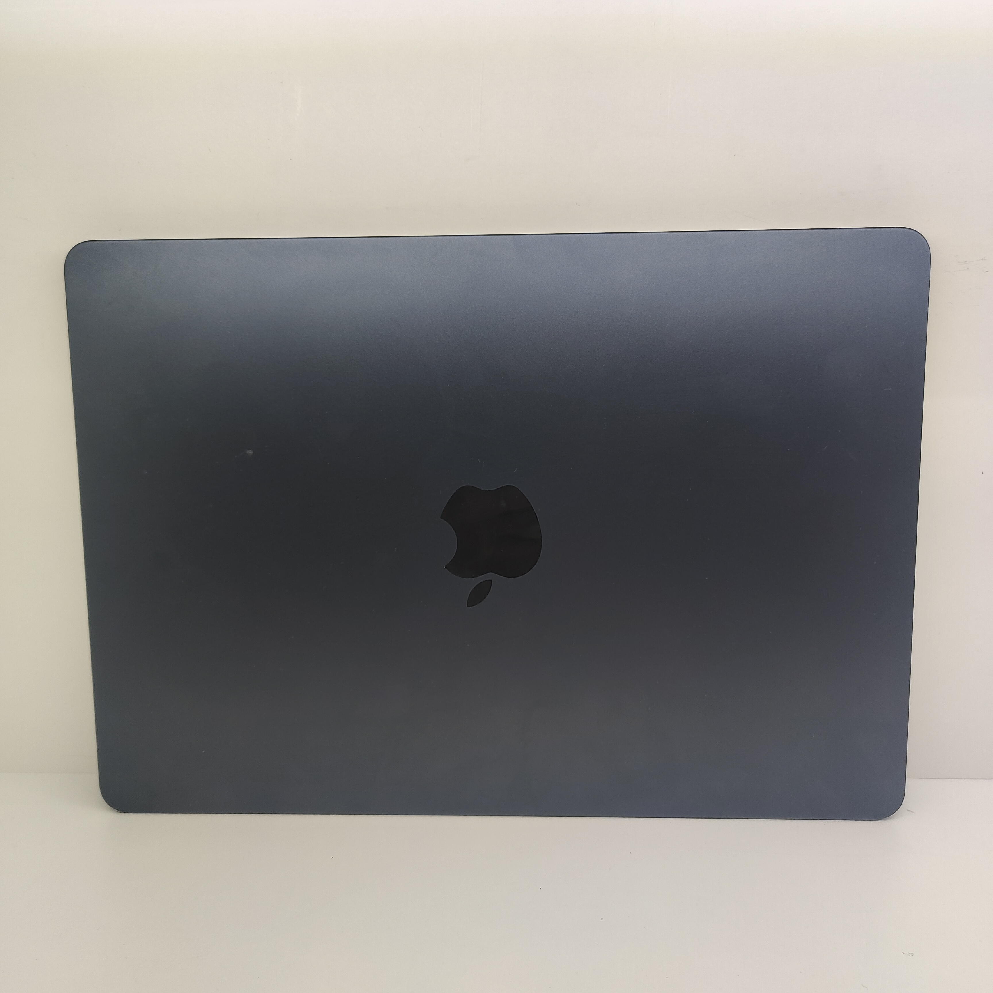 Ноутбук Apple MacBook Air 13", M3, 8/256 ГБ, Midnight-1