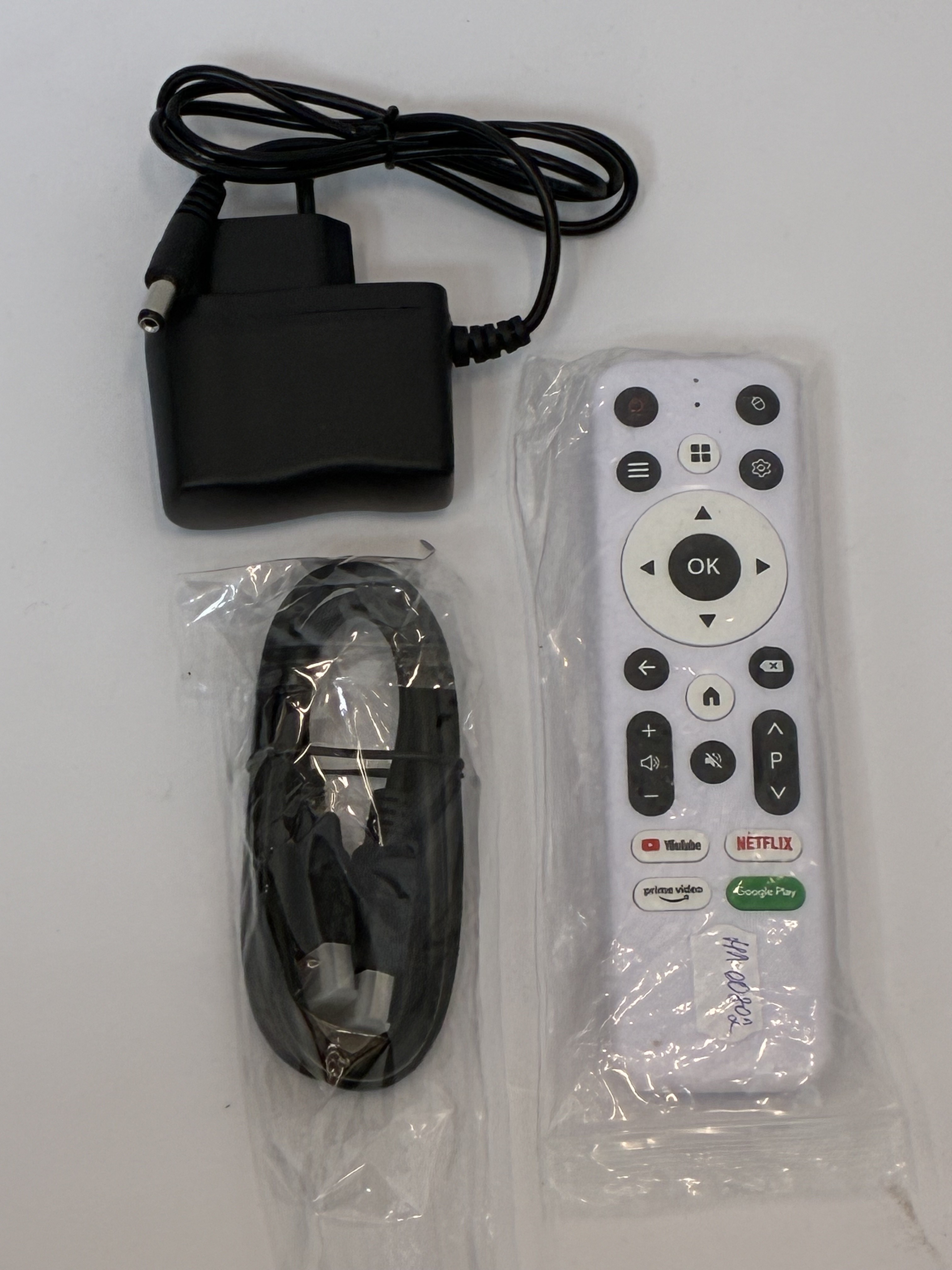 Приставка Android TV BOX 8K Ultra-HD, 8/128 ГБ, белая