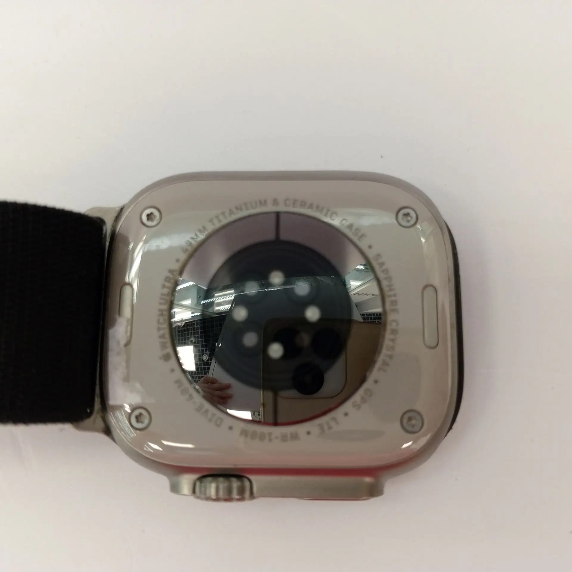 Смарт-часы Apple Watch Ultra 49 mm, титановый корпус-1