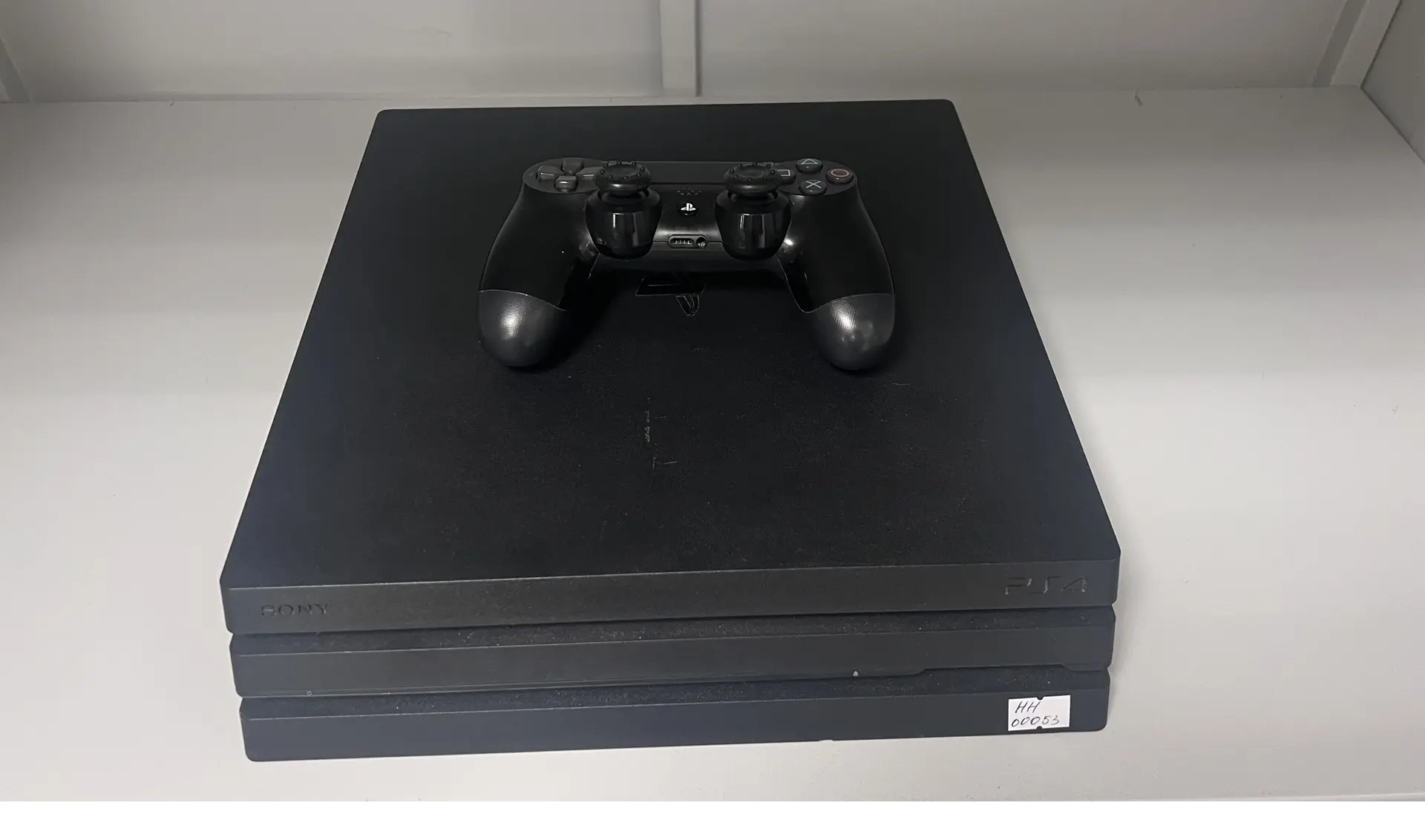 Игровая приставка Sony PlayStation 4 Pro 500 ГБ-1