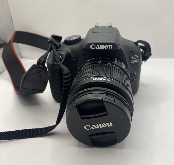 Фотоаппарат Canon EOS 2000D, чёрный, с объективом EFS 18-55mm-1