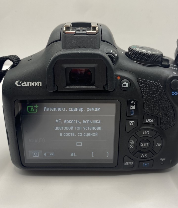 Фотоаппарат Canon EOS 2000D, чёрный, с объективом EFS 18-55mm