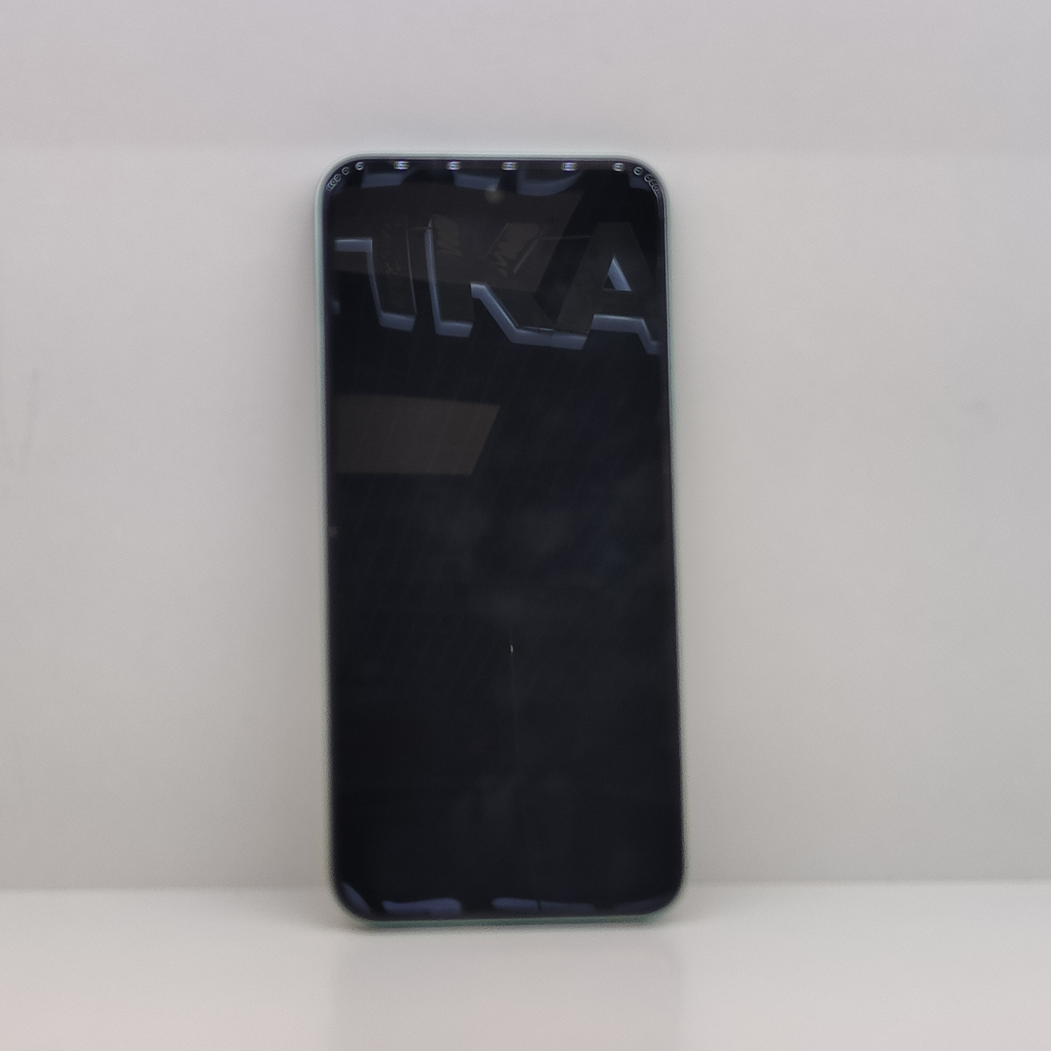 Смартфон TECNO Spark 30C, 4/128 ГБ, зелёный-1