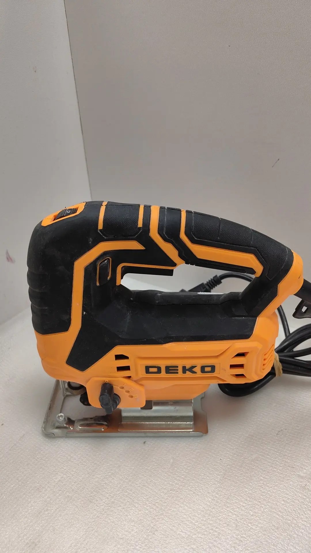 Лобзик DEKO DKJ900E-1