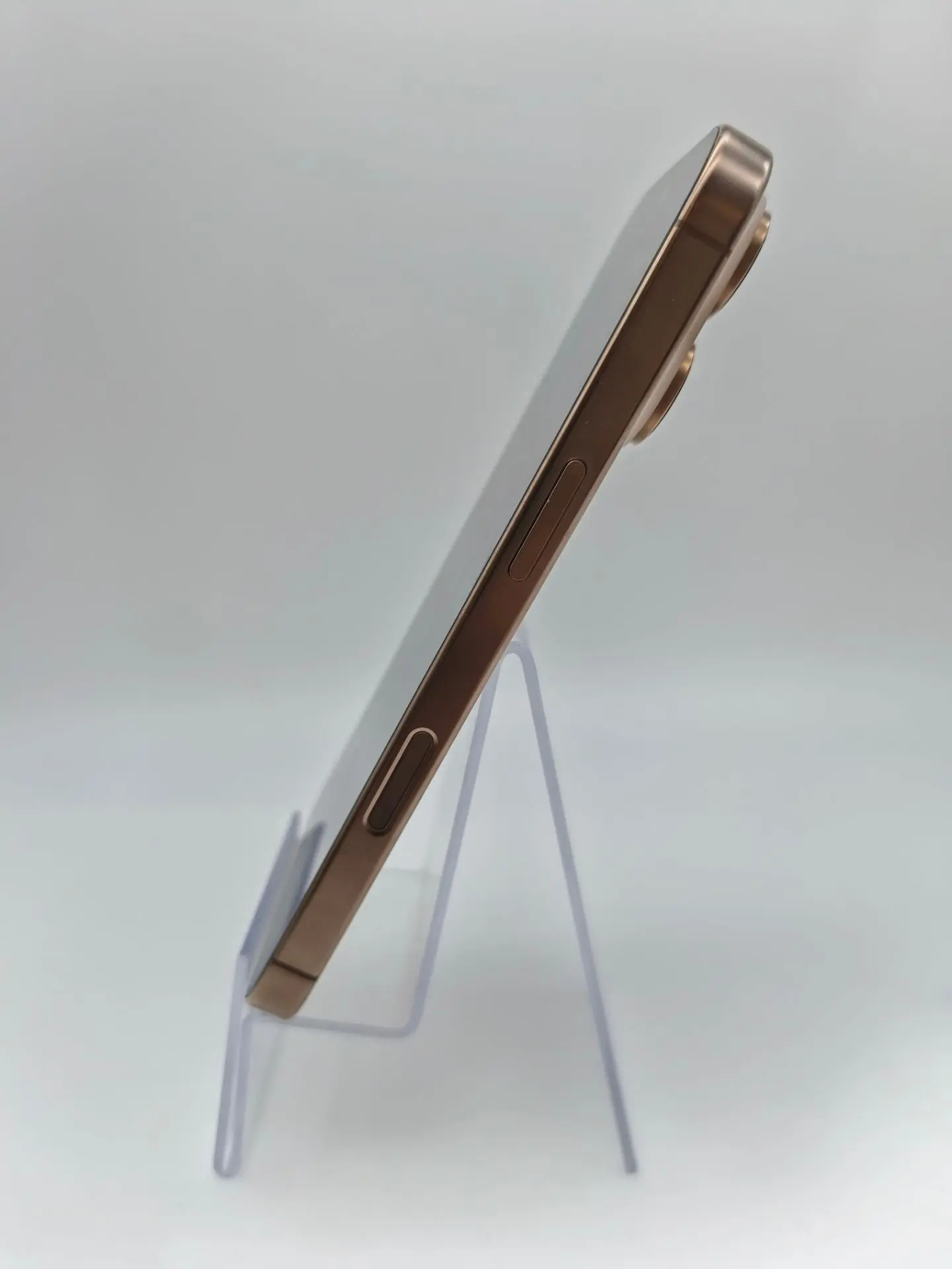 Смартфон Apple iPhone 16 Pro 128GB Desert Titanium
