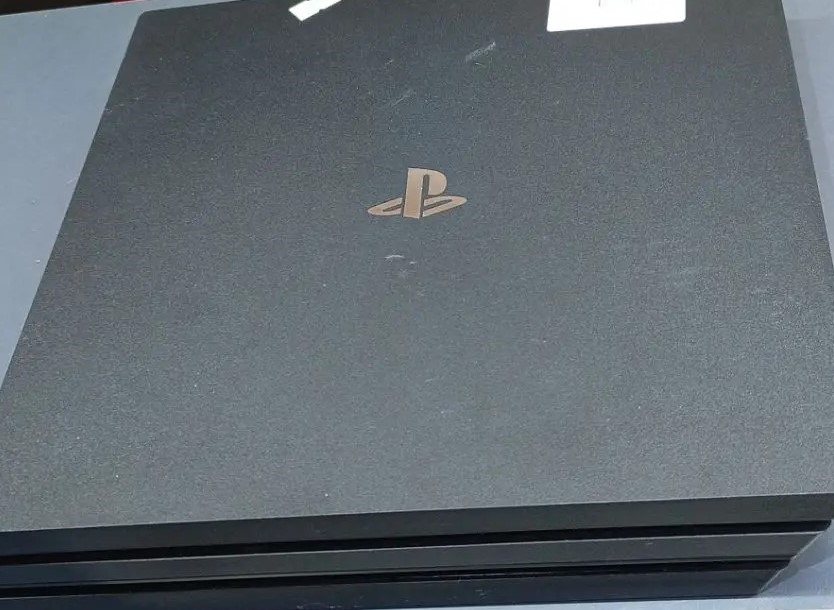 Игровая приставка Sony PlayStation 4 Pro 1Tb, черная-1