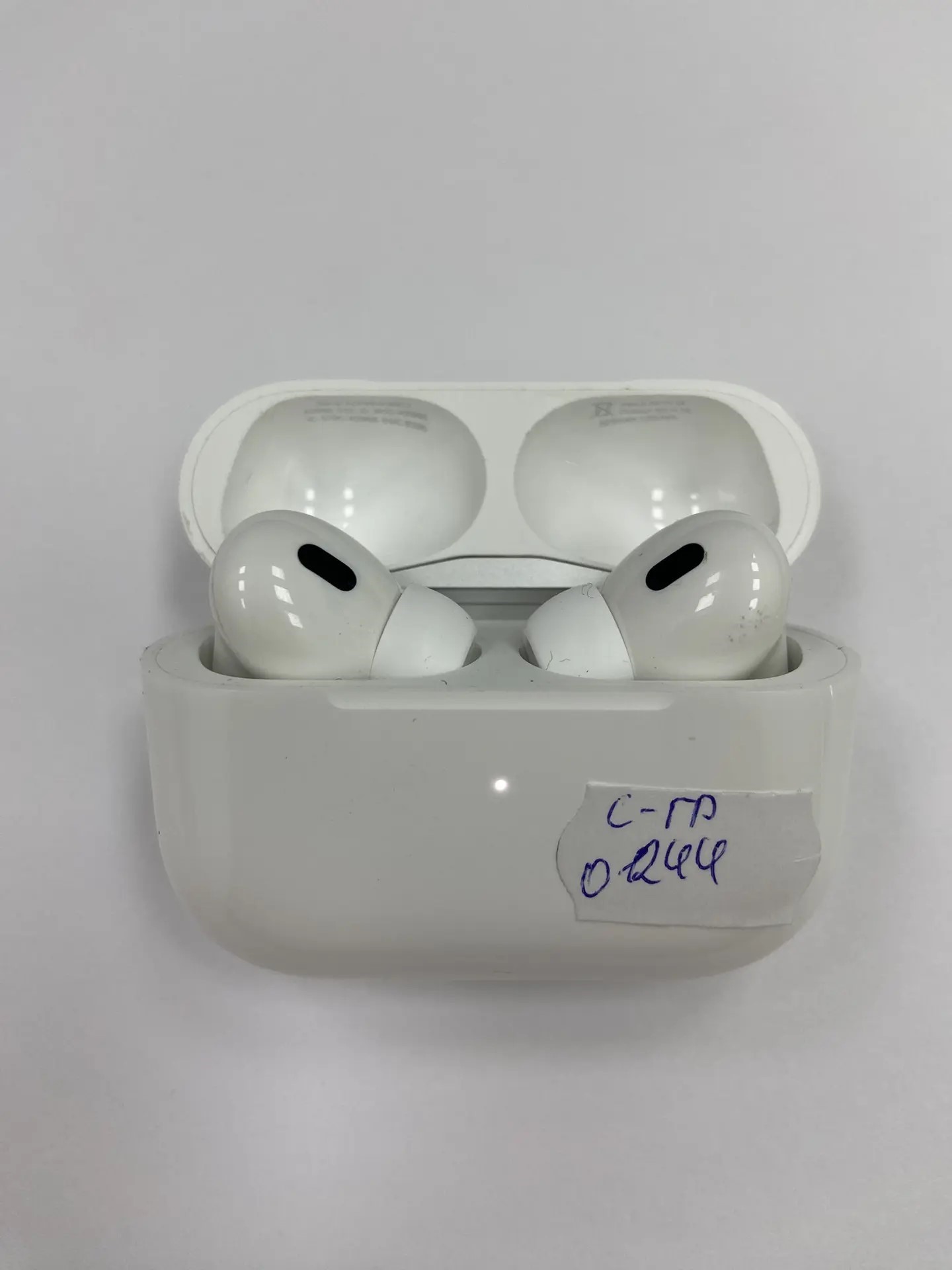 Беспроводные наушники Apple AirPods Pro 2nd, белые-3