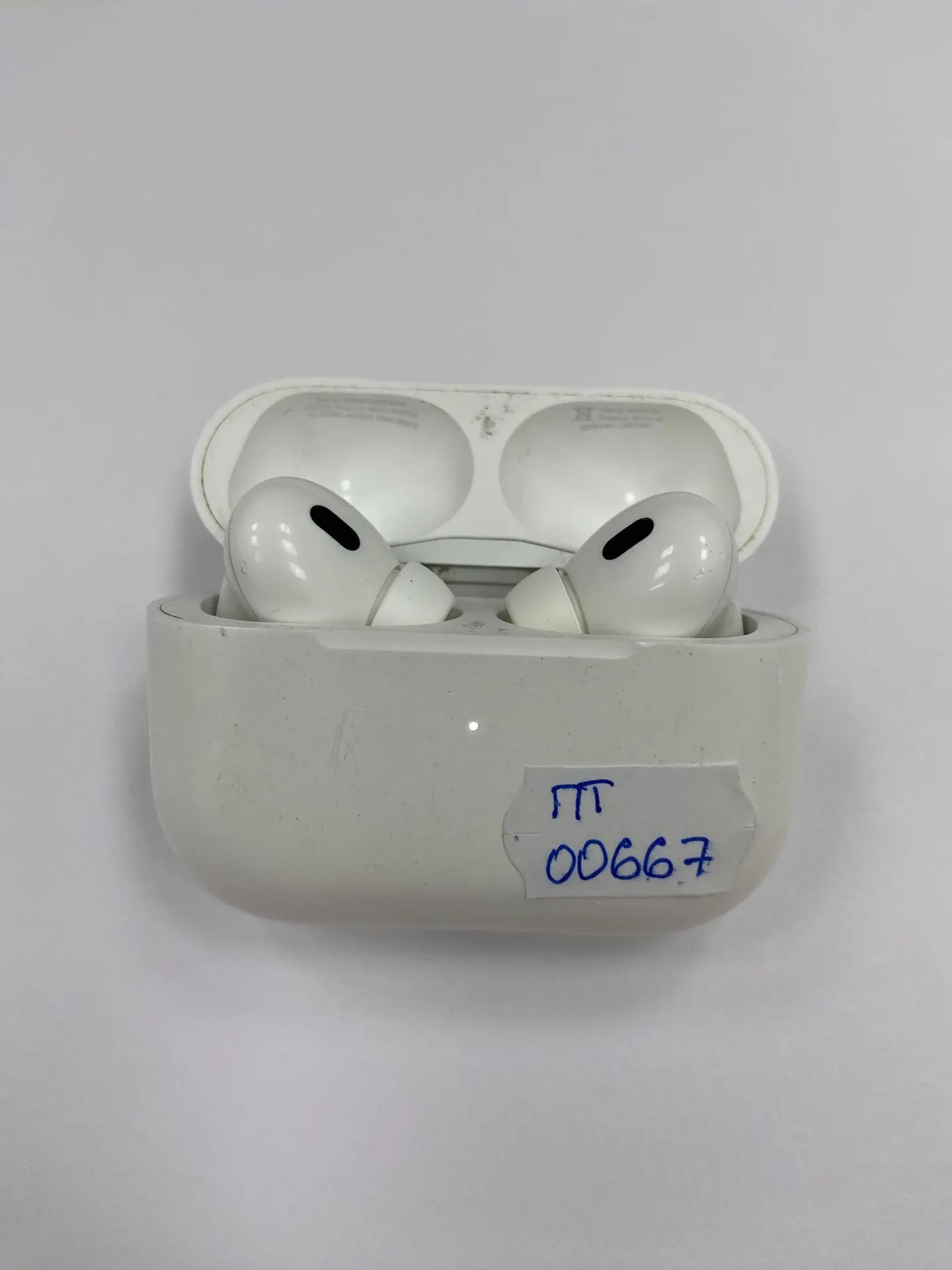 Беспроводные наушники Apple AirPods Pro 2nd A2698, белые-2
