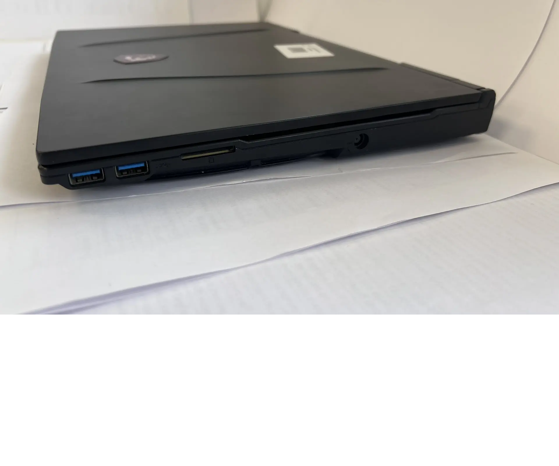 Ноутбук MSI MS-16U7