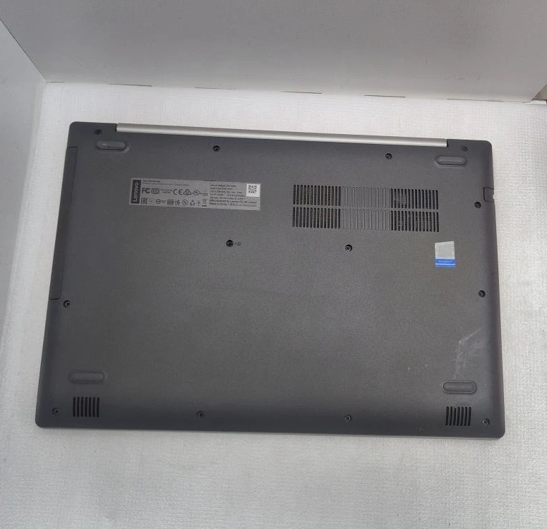 Ноутбук LENOVO с зарядным устройством
