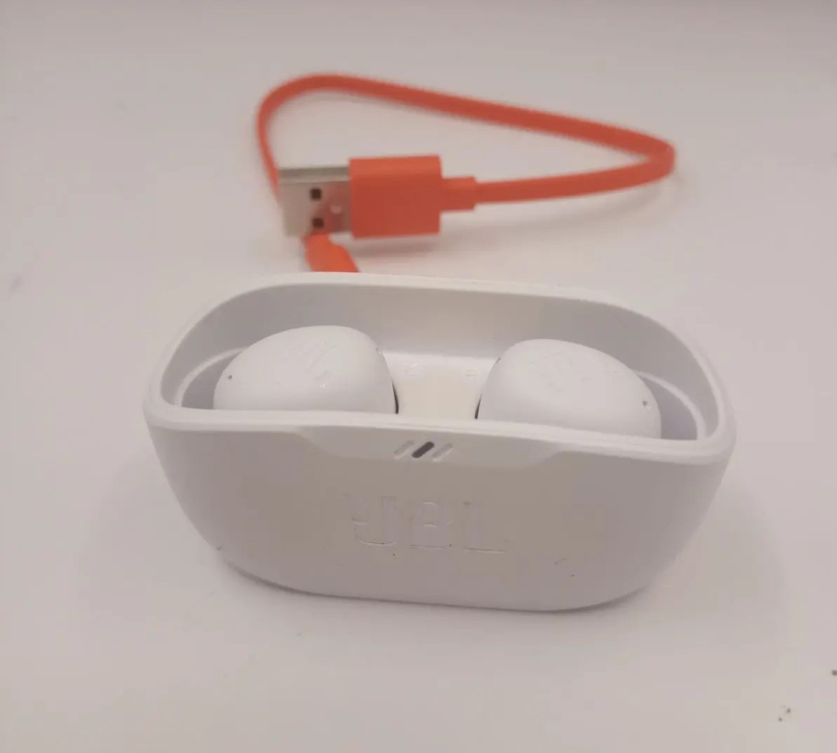 Беспроводные наушники TWS JBL Wave Buds 2, белые-1