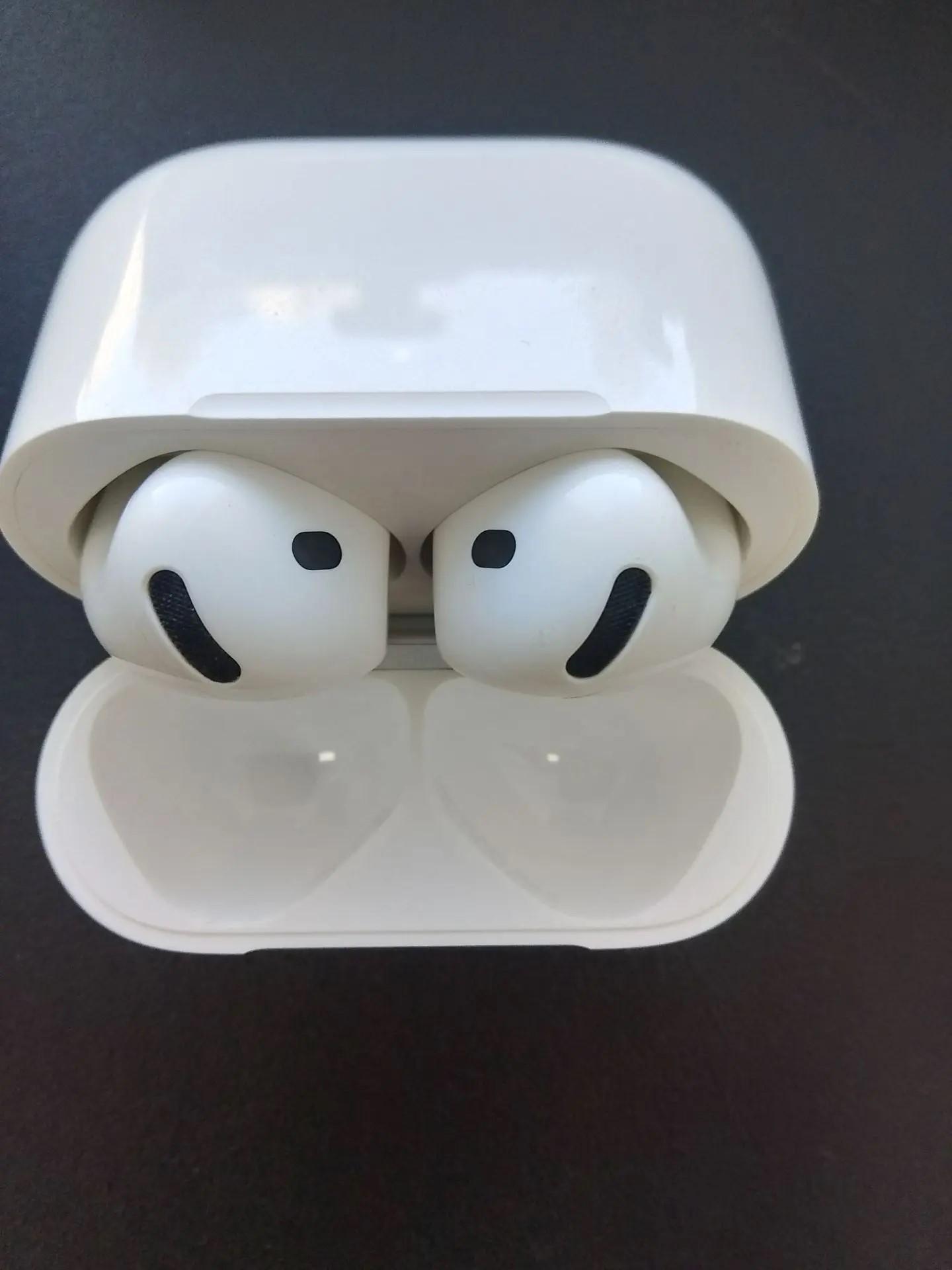 Беспроводные наушники Apple AirPods 4 (ANC), белые