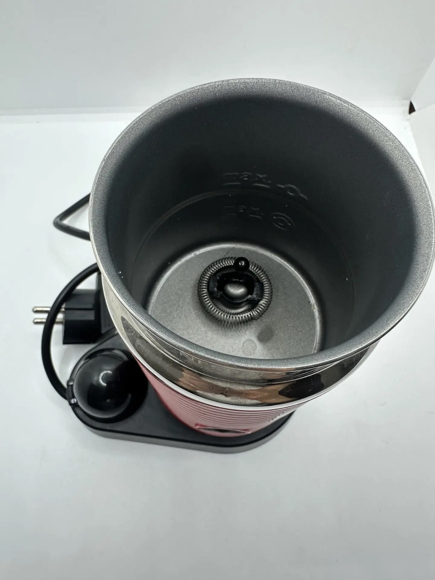 Капучинатор Nespresso мод. 3194, красный-1