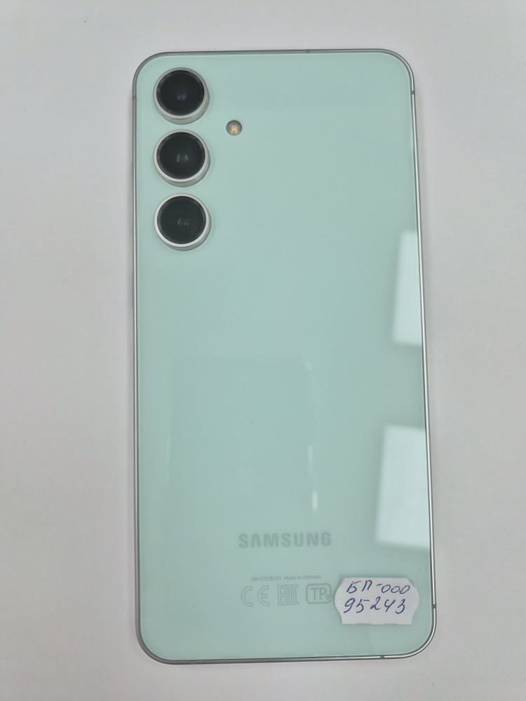 Смартфон Samsung Galaxy S24 FE, 8/256 ГБ-1