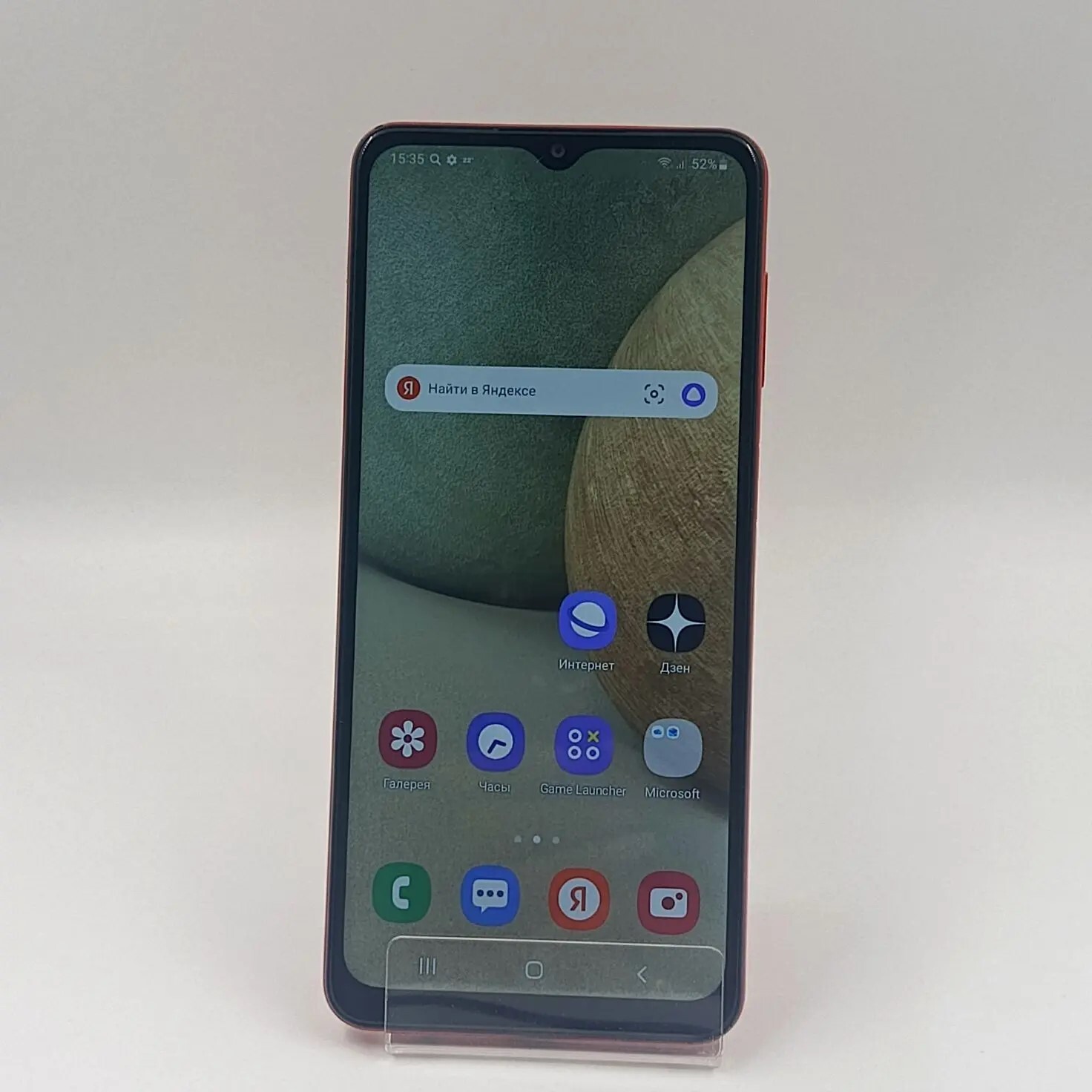 Samsung Galaxy A12 3/32 ГБ, цвет красный 354290372279165.Диагональ экрана 6,5.Процессор MediaTek Hel-1
