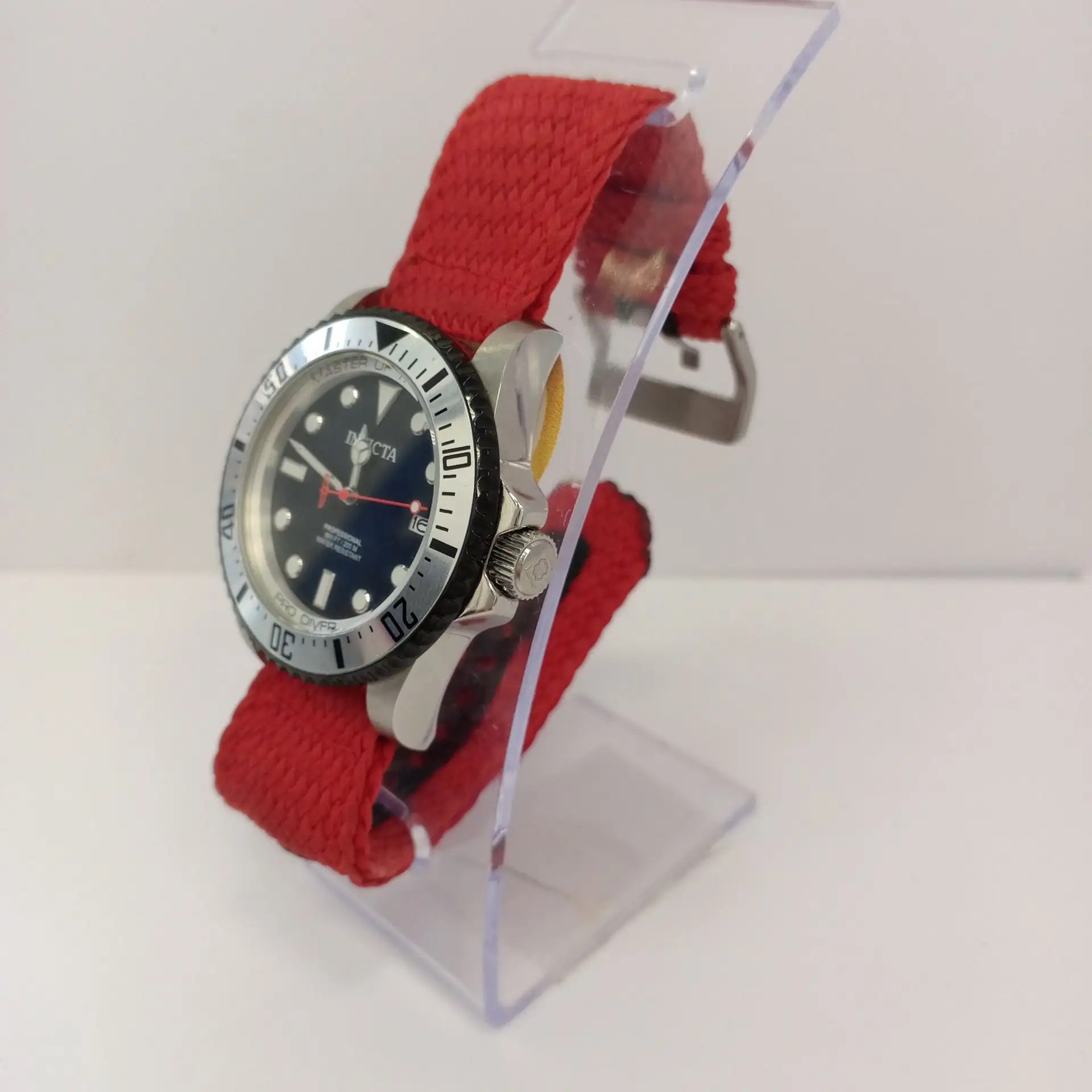 Механические часы INVICTA, Швейцария