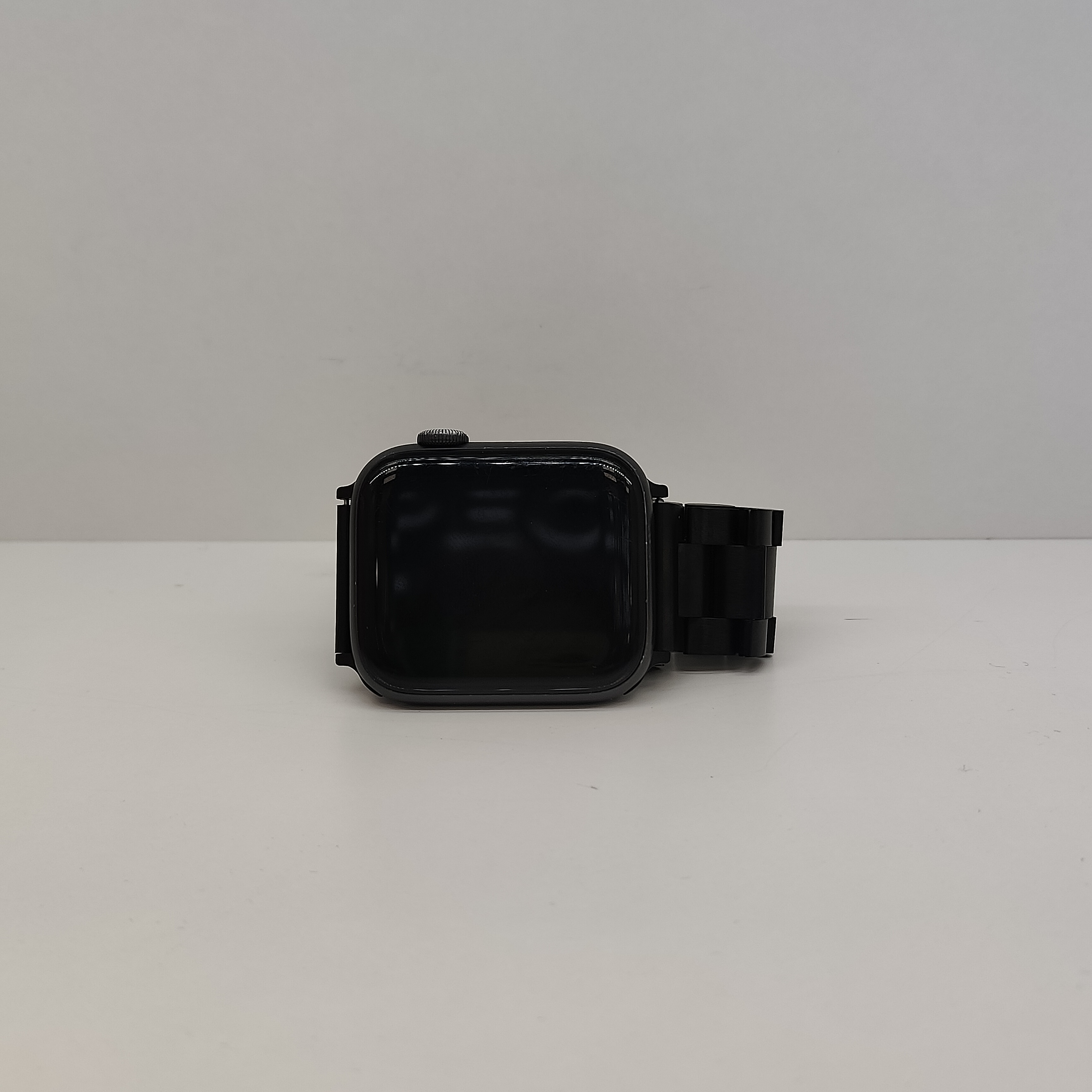 Смарт-часы Apple Watch A2352, 32 ГБ, чёрный-1