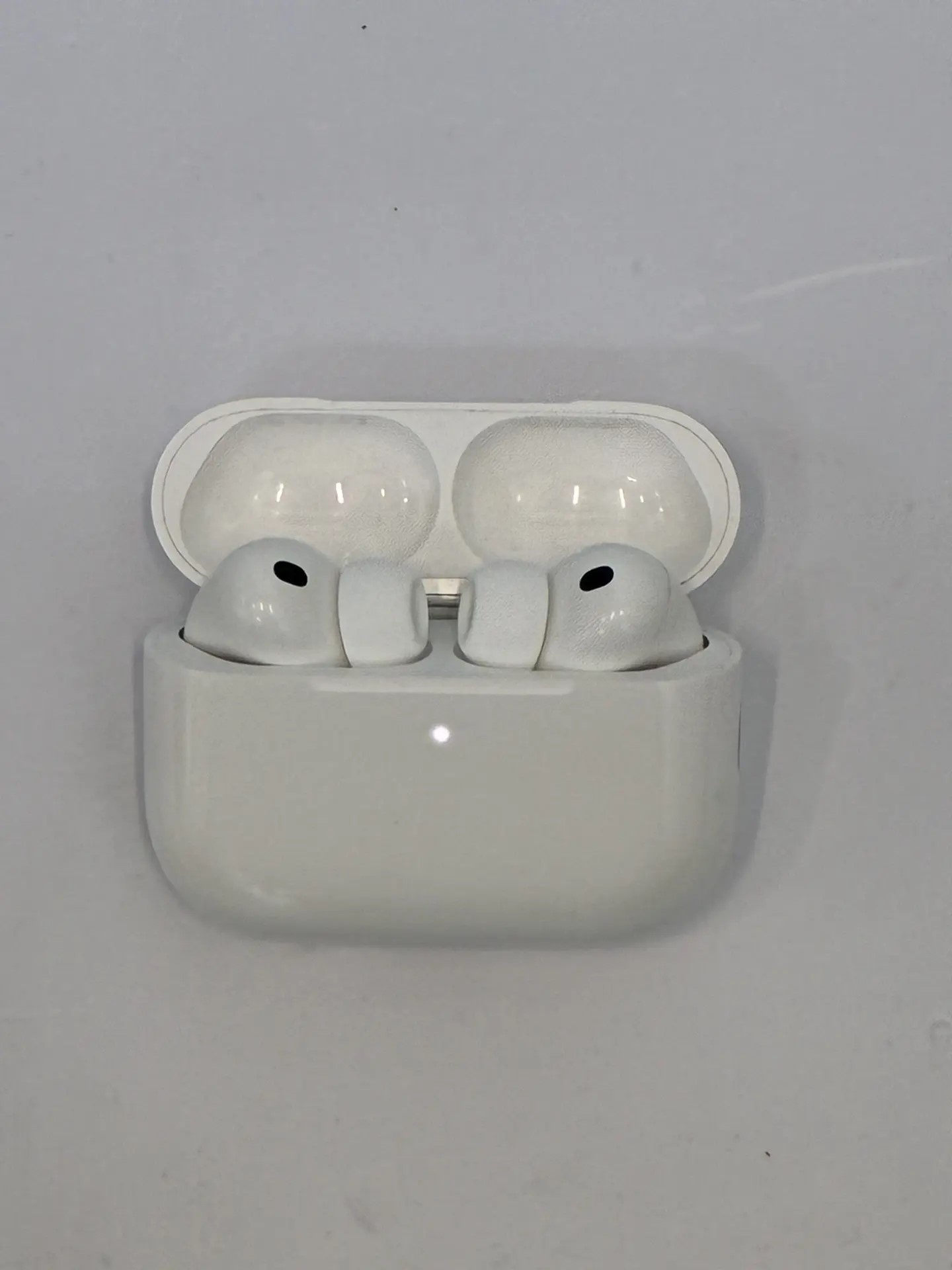 Беспроводные наушники Apple AirPods