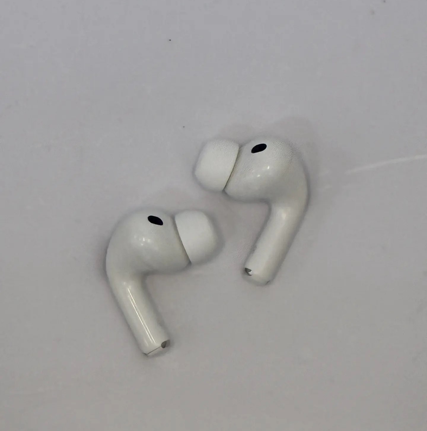 Беспроводные наушники Apple AirPods