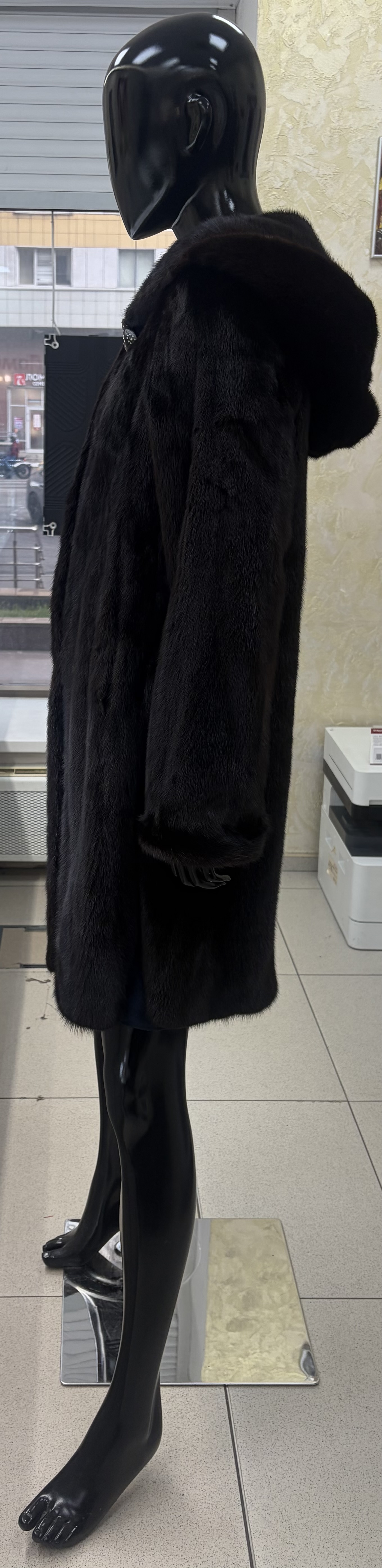 Шуба из норки коричневая, фасон трапеция-5