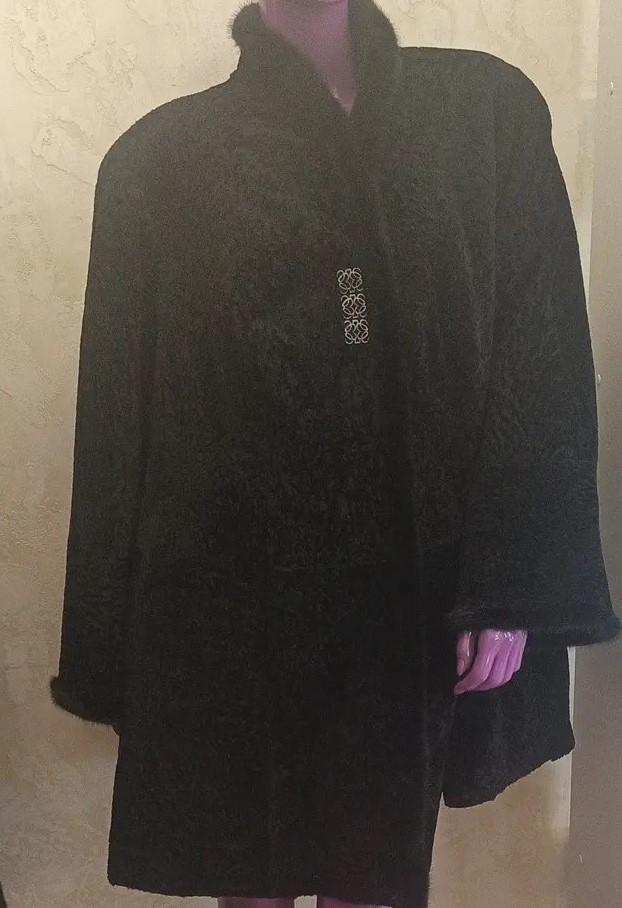 Шуба из каракуля Verossa, чёрная, 68 (7XL)-1