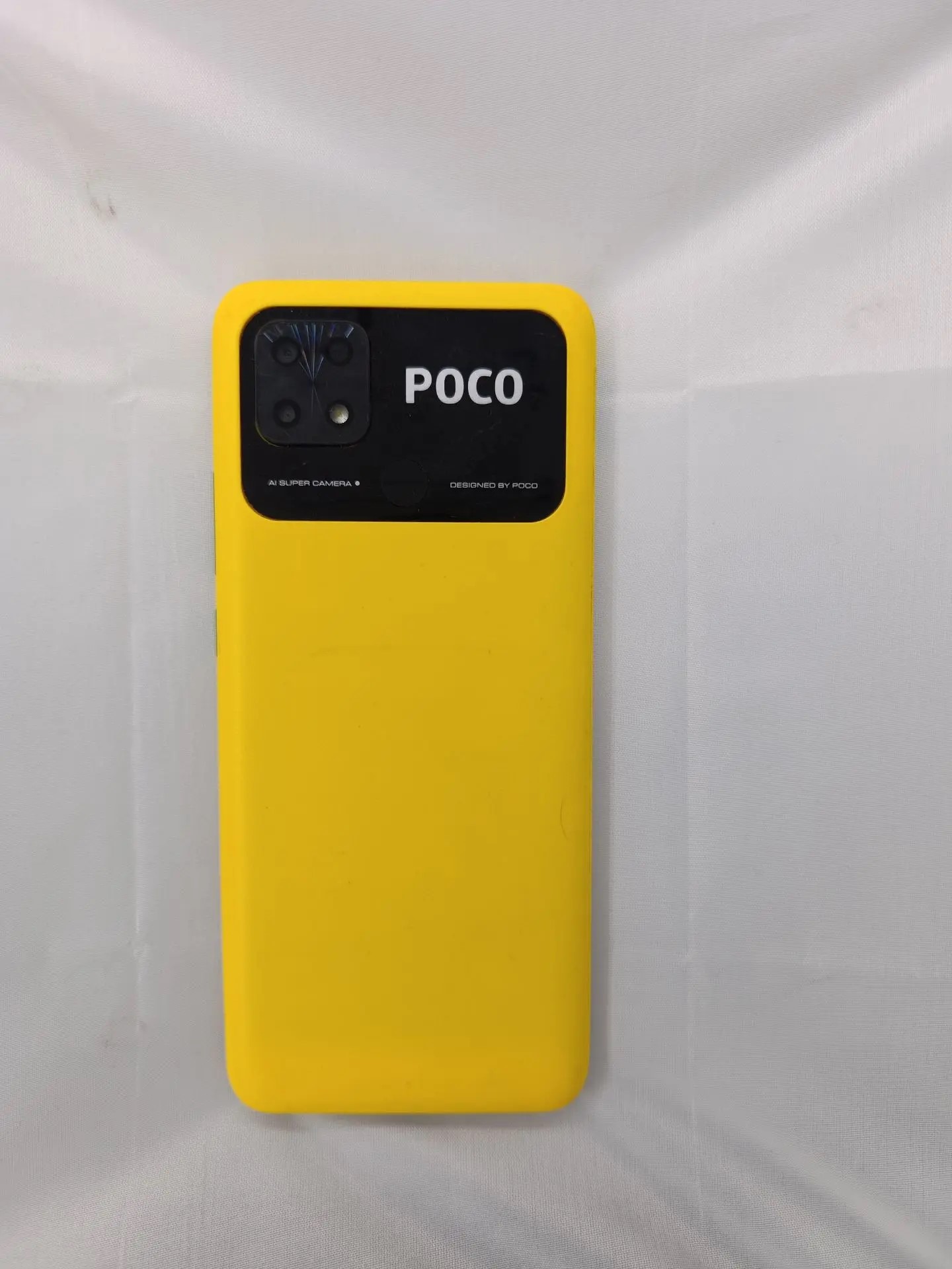 Смартфон Poco C40, 4/64 ГБ, жёлтый-1